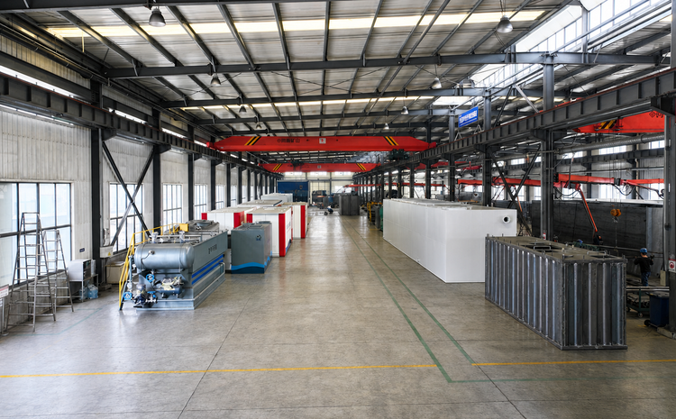 Integrated wastewater treatment equipment